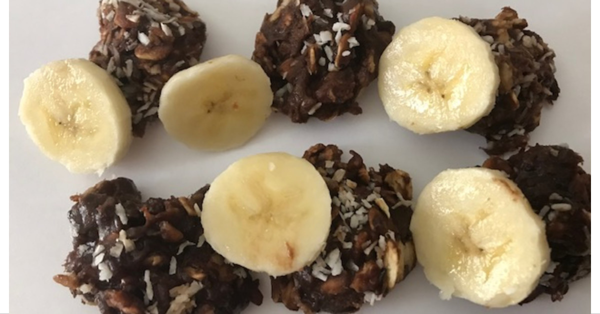 Healthy chocolate peanut banana bombs